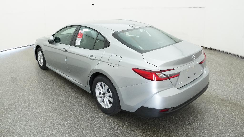 2025 Toyota Camry LE photo 12