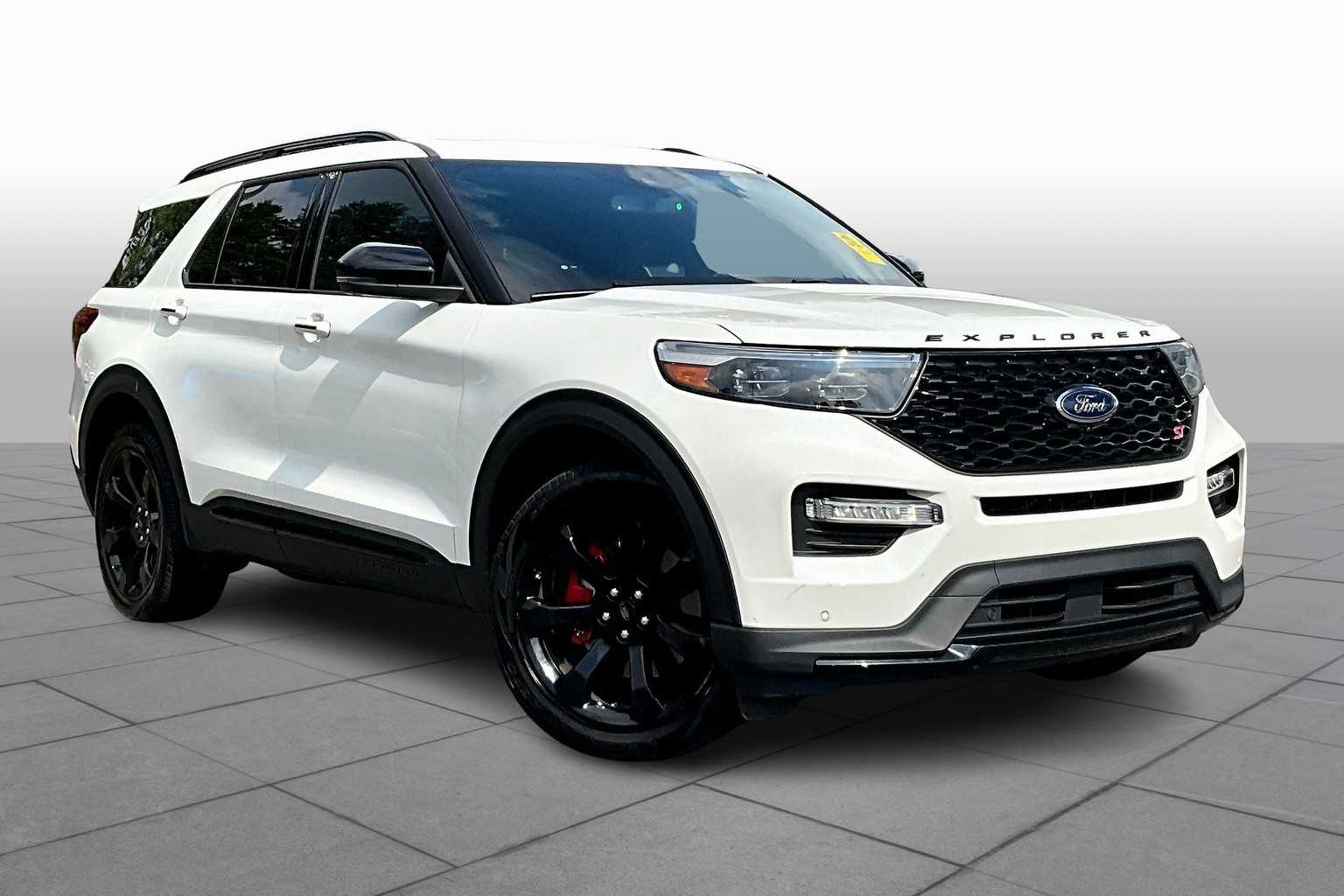 2022 Ford Explorer ST photo 2