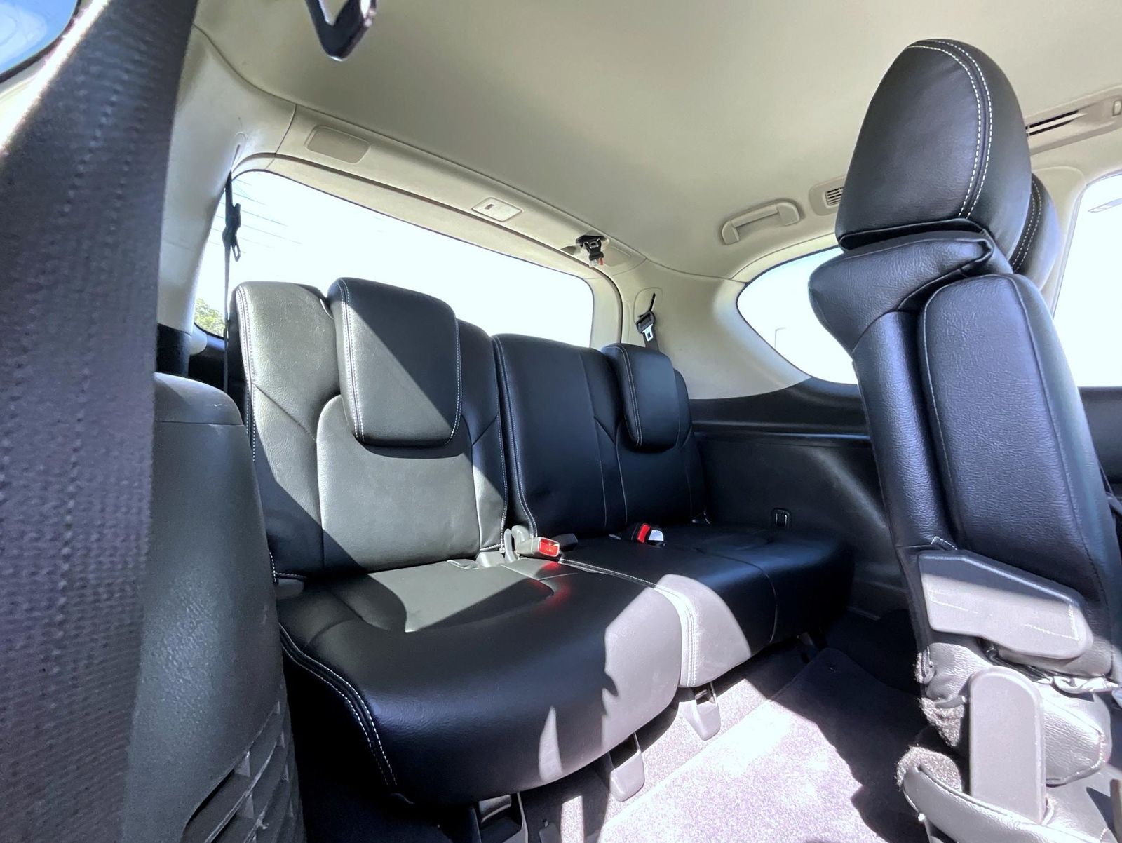 2019 Nissan Armada SV photo 18