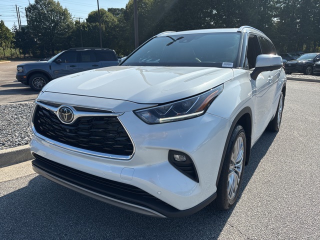 2024 Toyota Highlander Platinum photo 4