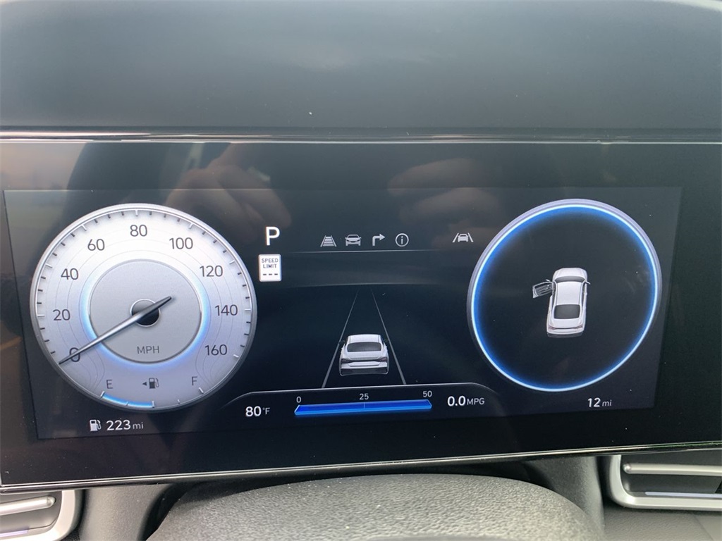 2025 Hyundai Elantra SEL Convenience photo 16