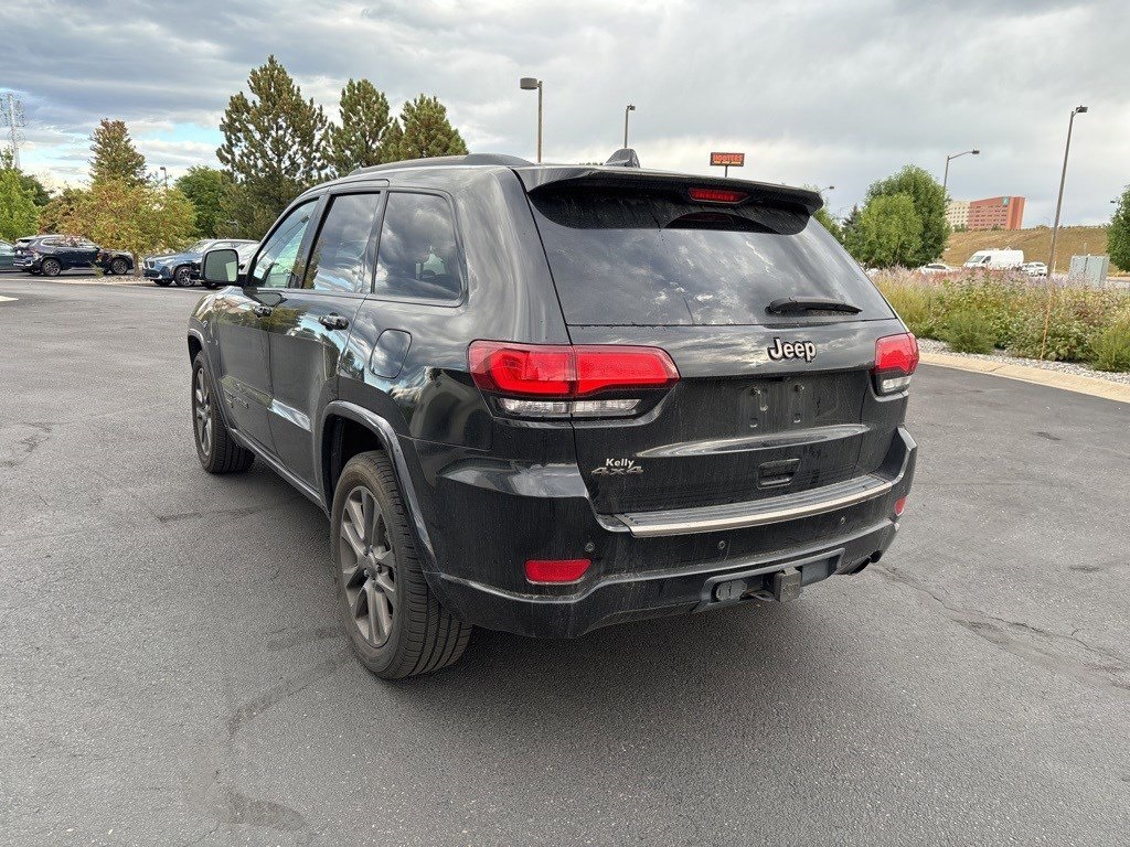 2017 Jeep Grand Cherokee Limited Anniversary Edition photo 3