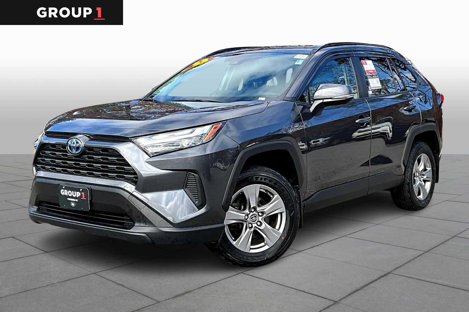 2022 Toyota RAV4 XLE's photo