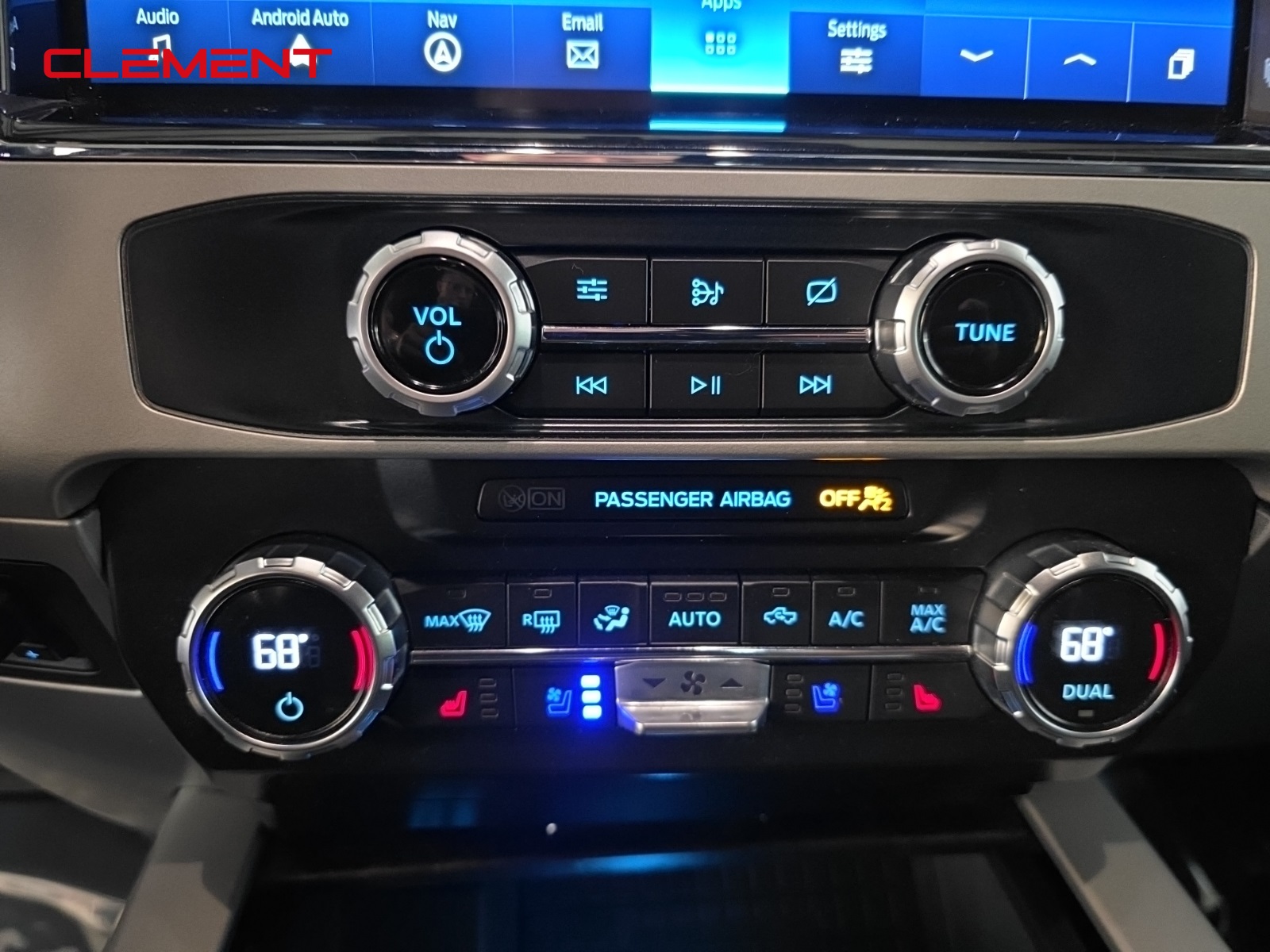2022 Ford F-250 Lariat photo 18