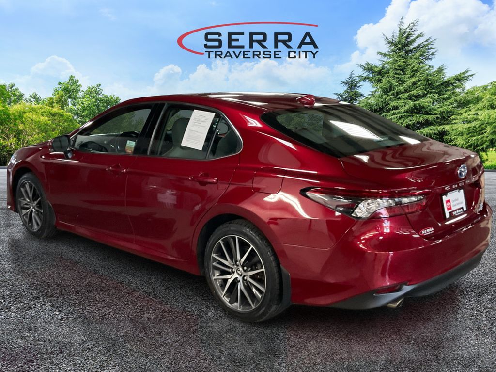 2022 Toyota Camry Hybrid XLE photo 7