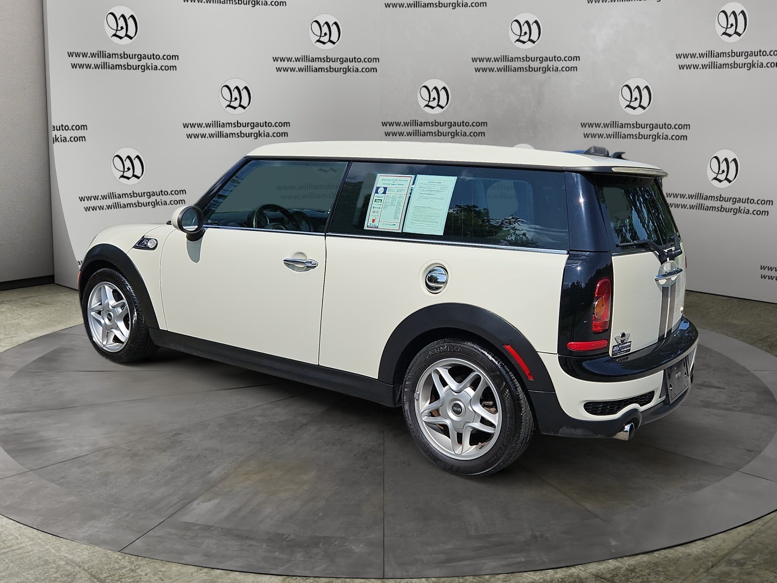 2010 Mini Cooper S photo 2