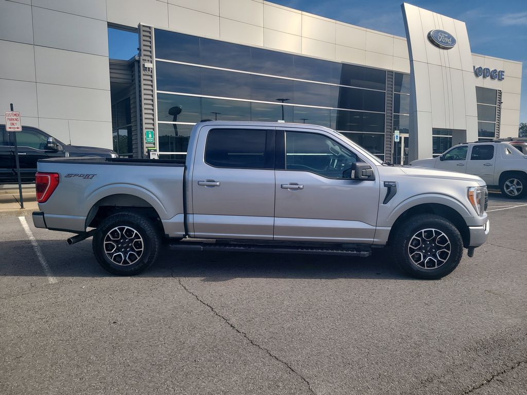 2023 Ford F-150 XLT photo 2