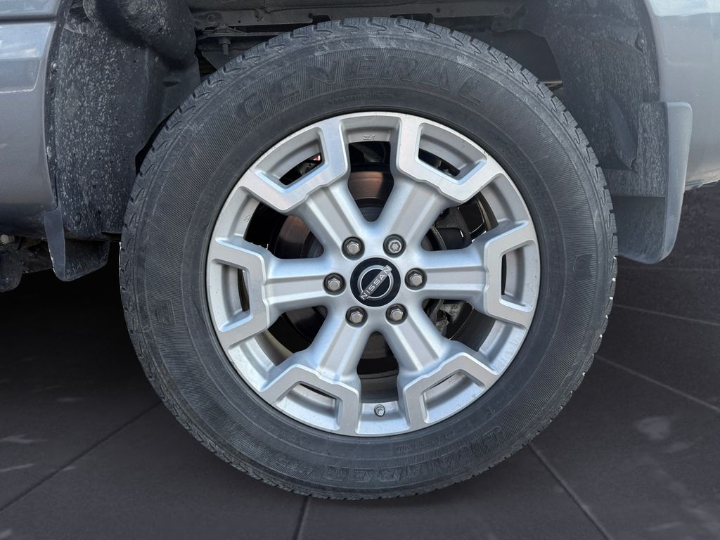 2023 Nissan Titan SV photo 13