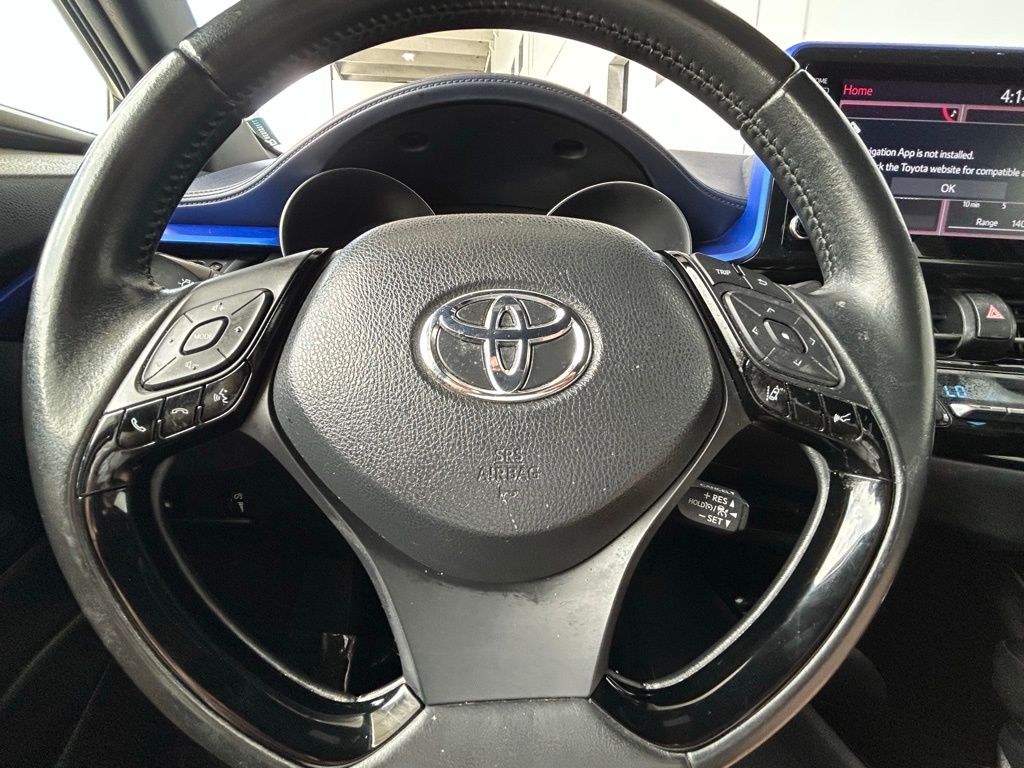 2021 Toyota C-HR XLE photo 2