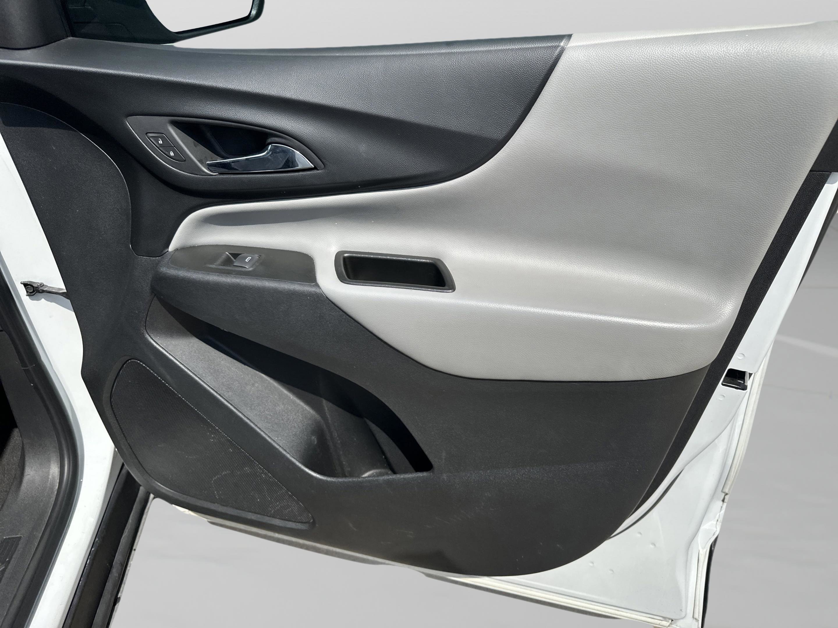 2022 Chevrolet Equinox LS photo 12