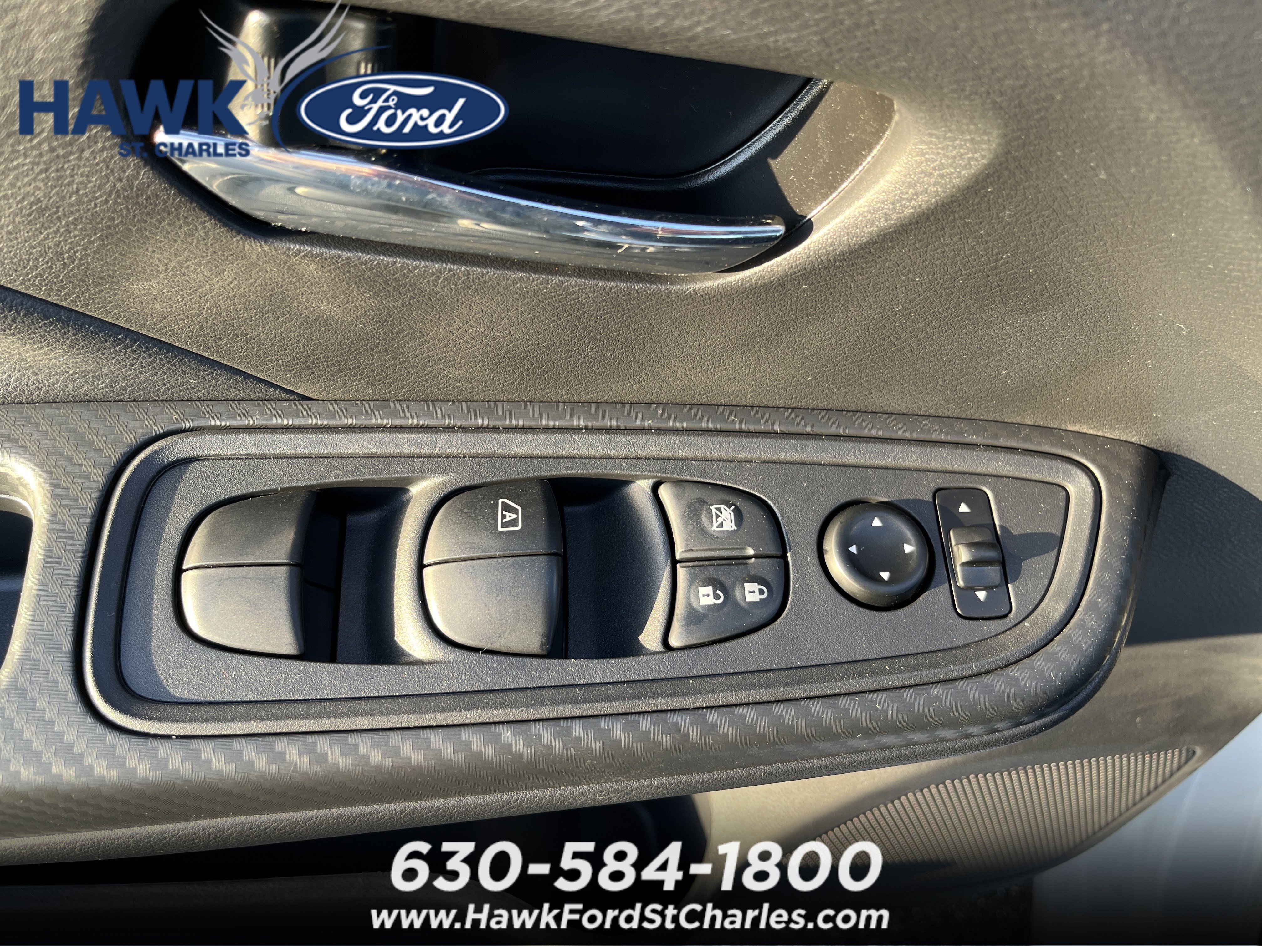 2025 NISSAN VERSA - Image 13