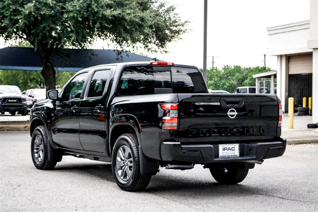 2025 Nissan Frontier SV photo 4