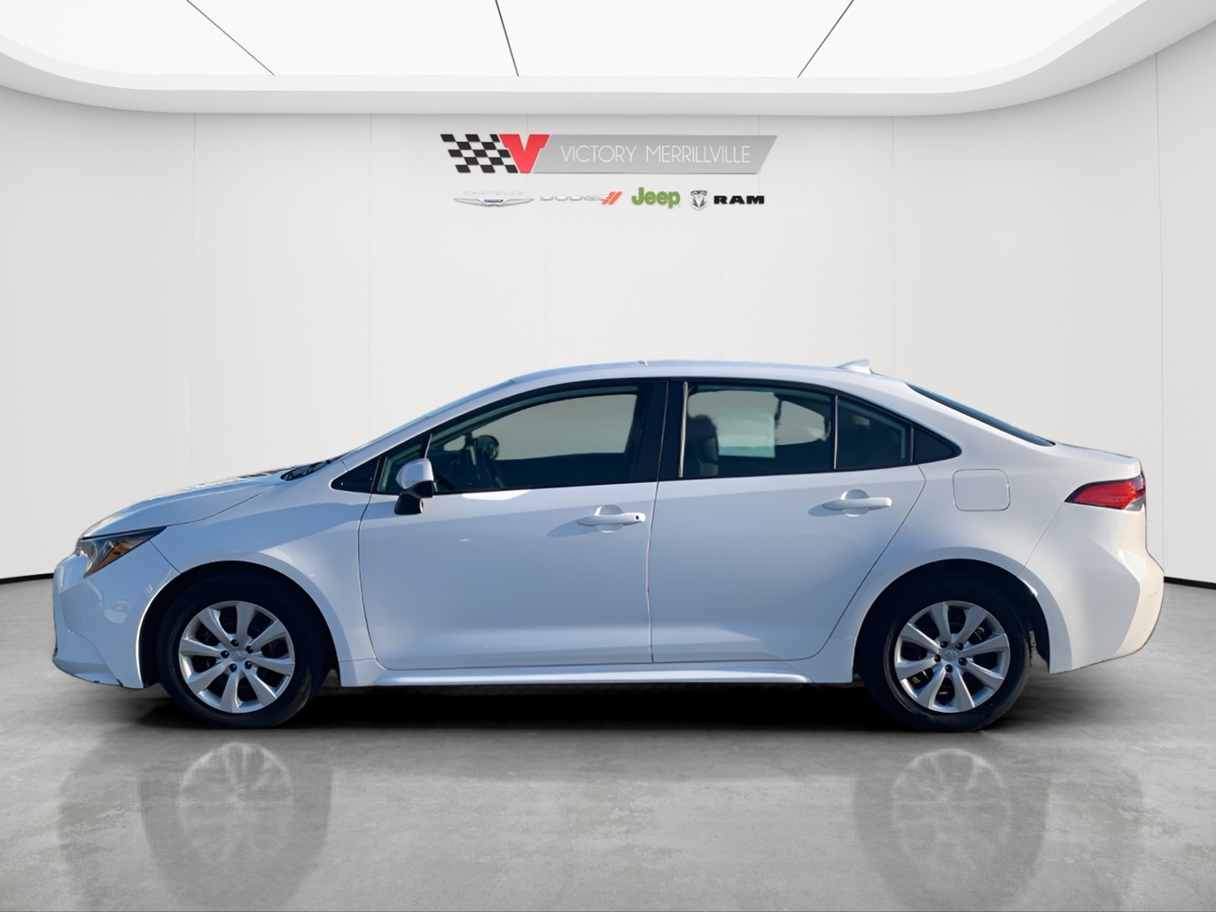 2024 Toyota Corolla LE photo 2