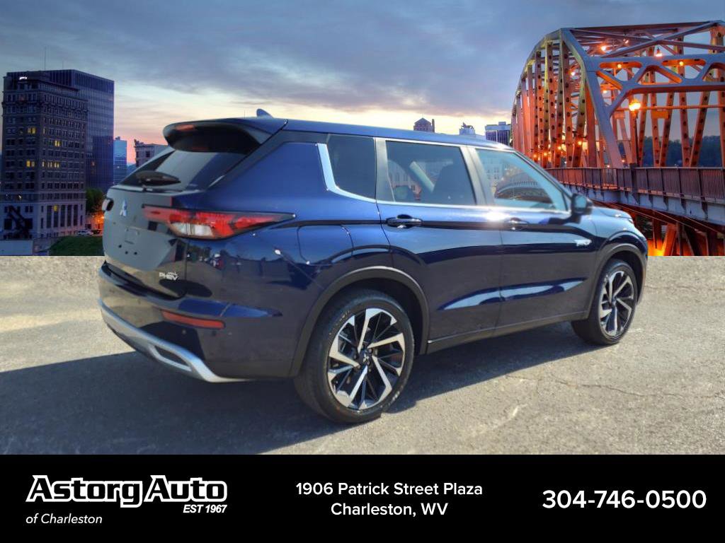 2024 Mitsubishi Outlander PHEV SE photo 2