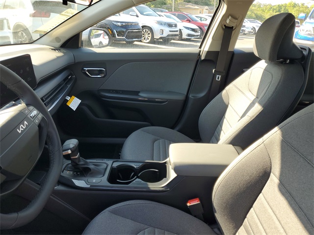 2025 Kia K4 EX photo 8