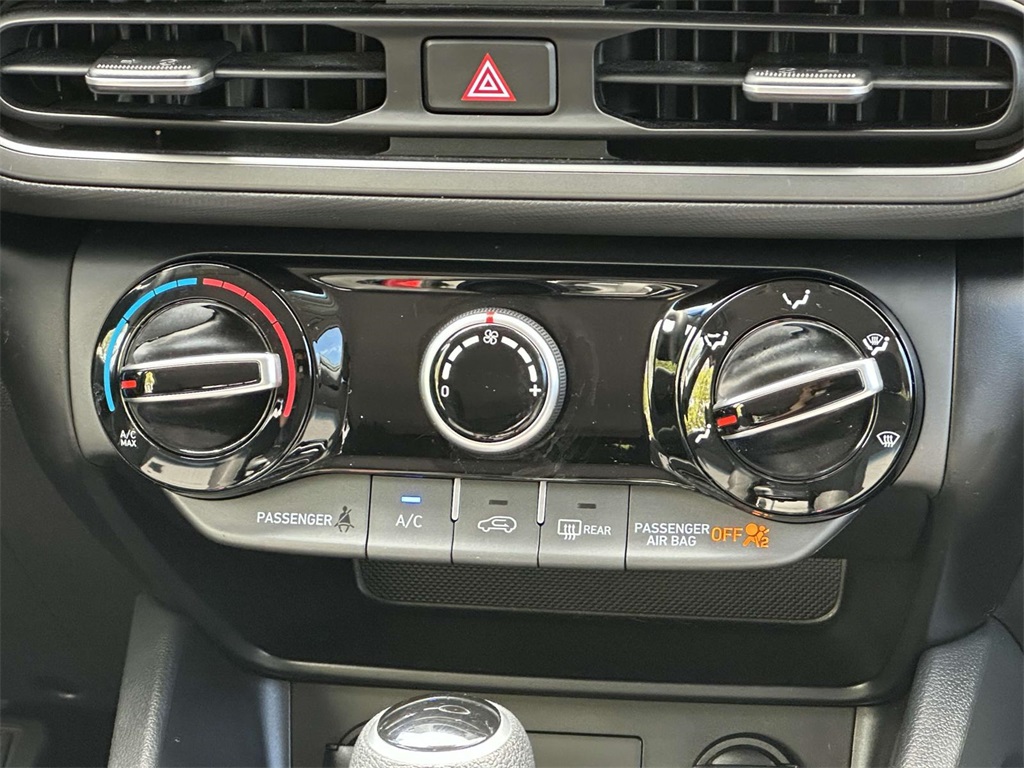 2022 Hyundai Kona SEL photo 19