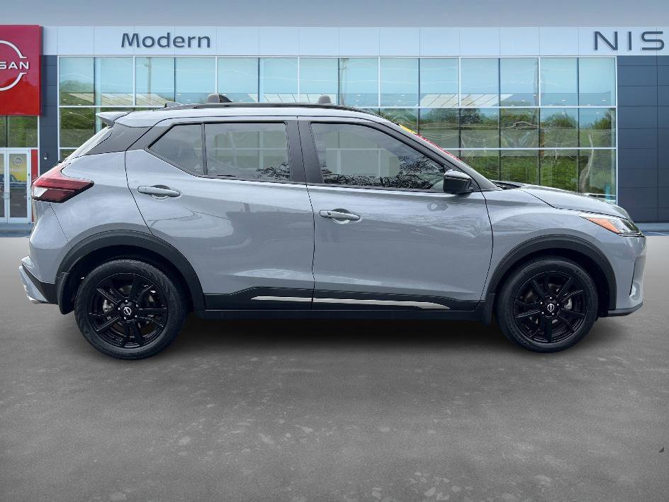2024 Nissan Kicks SR photo 4