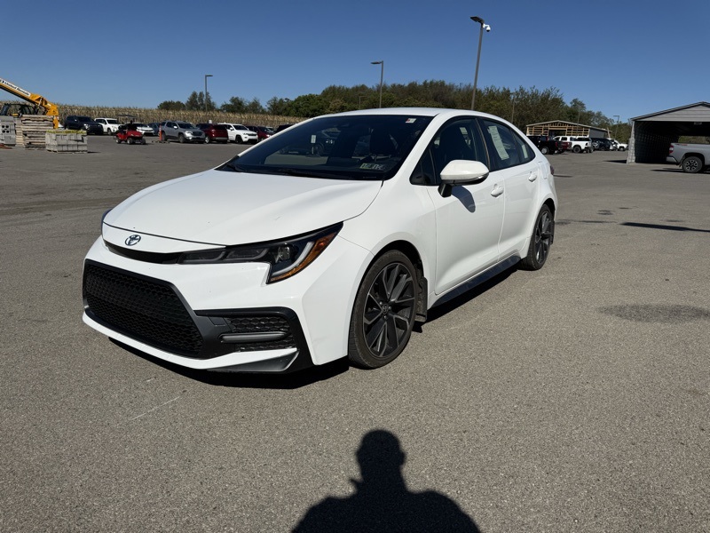 2022 Toyota Corolla SE photo 3