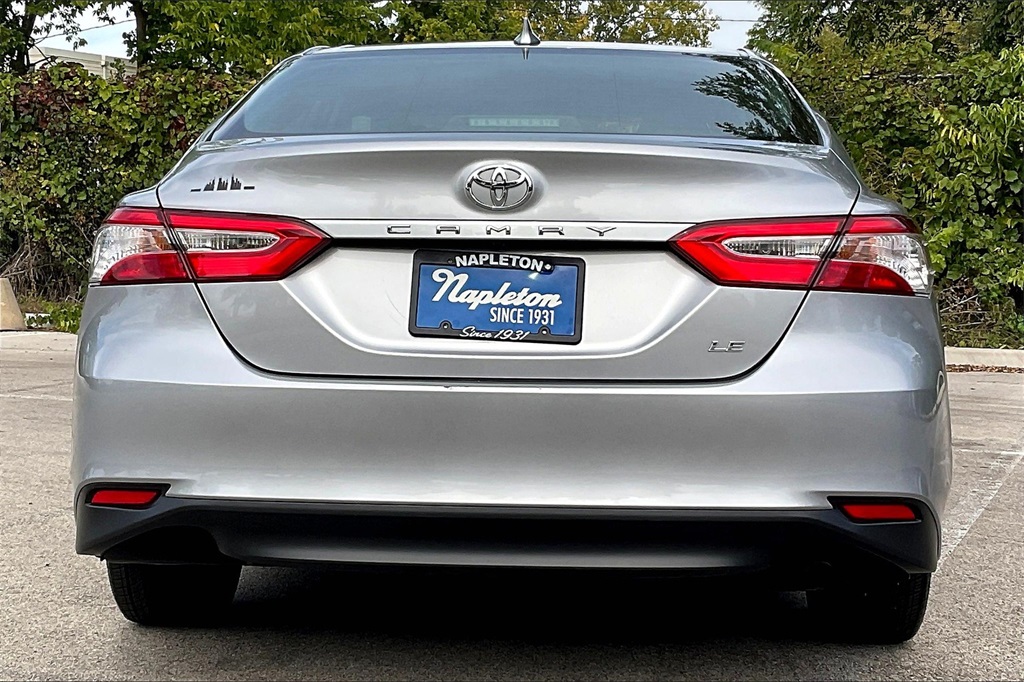 2019 Toyota Camry LE photo 3