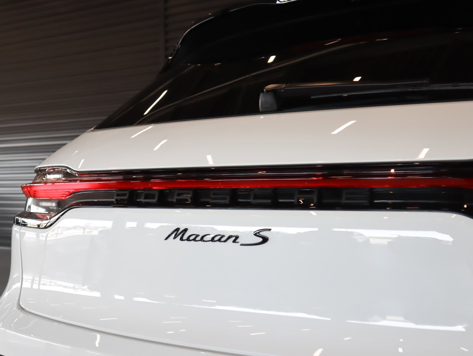 2025 Porsche Macan S photo 24