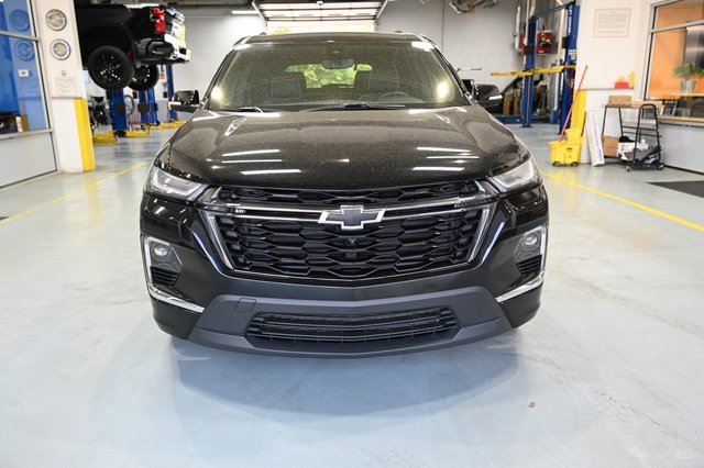 2023 Chevrolet Traverse Premier photo 2