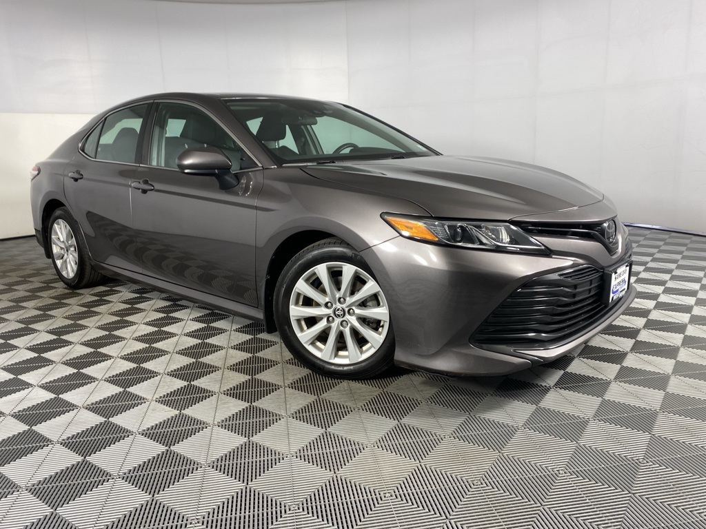 2020 Toyota Camry LE photo 9