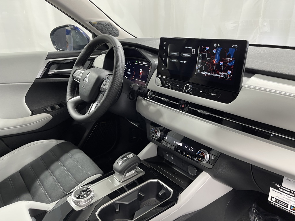 2025 Mitsubishi Outlander SE photo 27