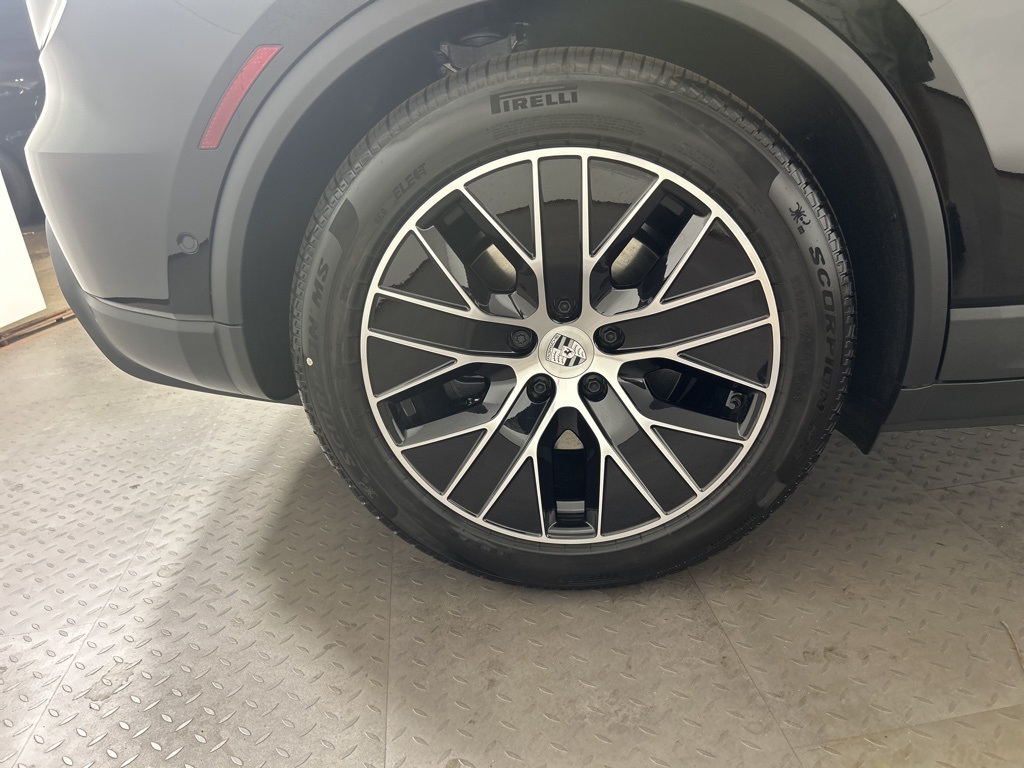 2025 Porsche Macan Electric 4 photo 31