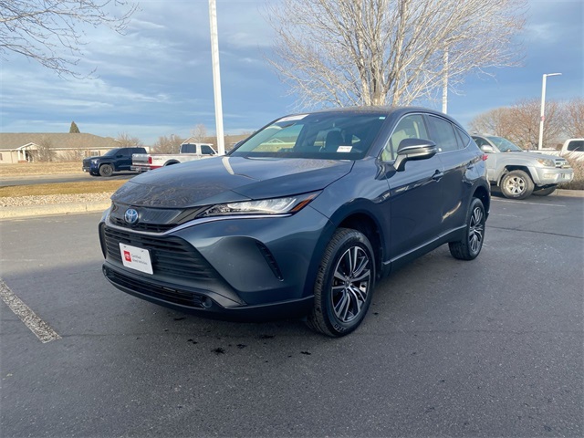 2022 Toyota Venza LE's photo