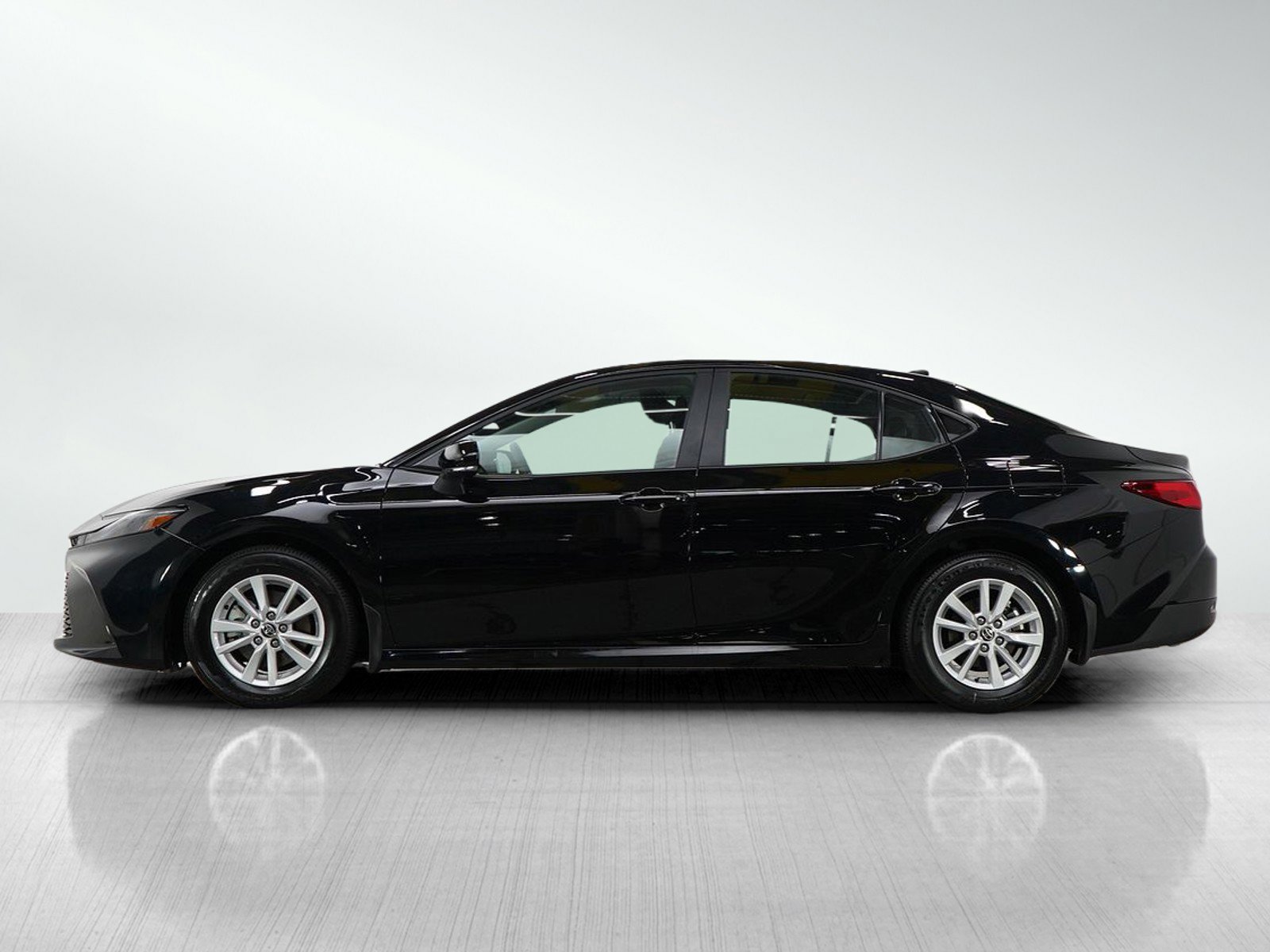 Used 2025 Toyota Camry LE with VIN 4T1DAACK3SU607910 for sale in Bloomington, Minnesota