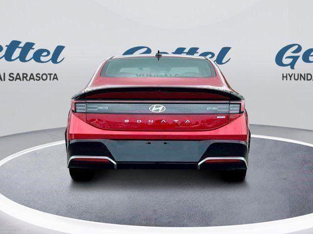 2025 Hyundai Sonata Hybrid SEL photo 4