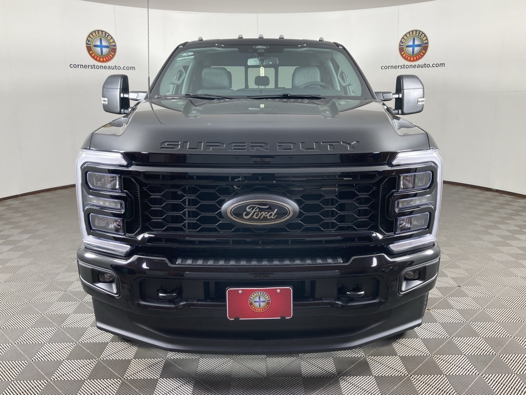 2025 Ford F-350 photo 3