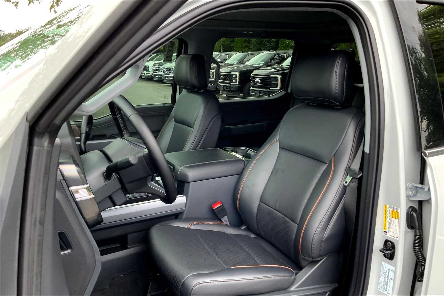 2025 Ford F-350 Lariat photo 9