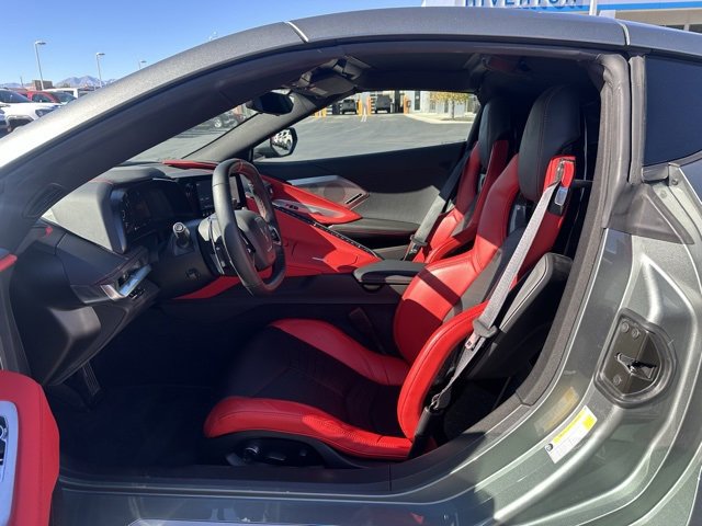 2023 Chevrolet Corvette Stingray 2LT photo 2