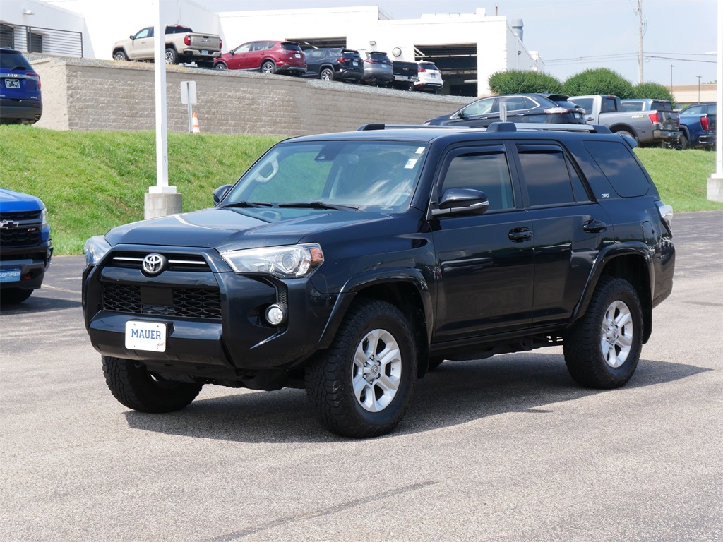 2020 Toyota 4Runner SR5 photo 3