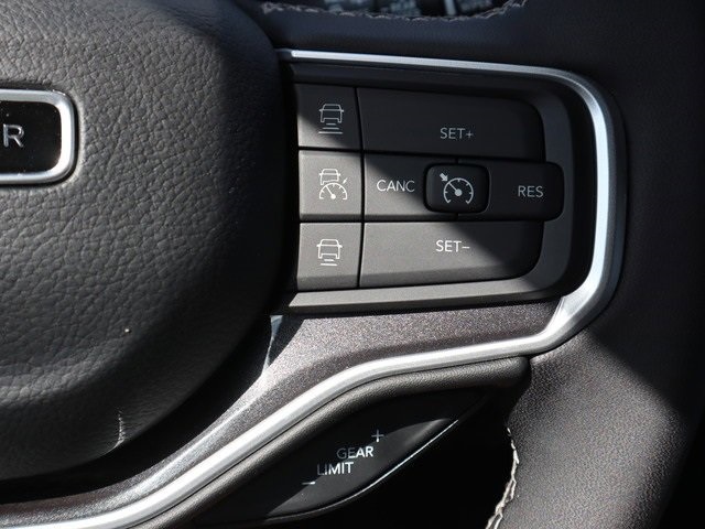 2024 Jeep Wagoneer Base photo 23