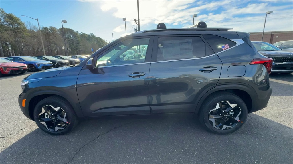 2025 Kia Seltos EX photo 5