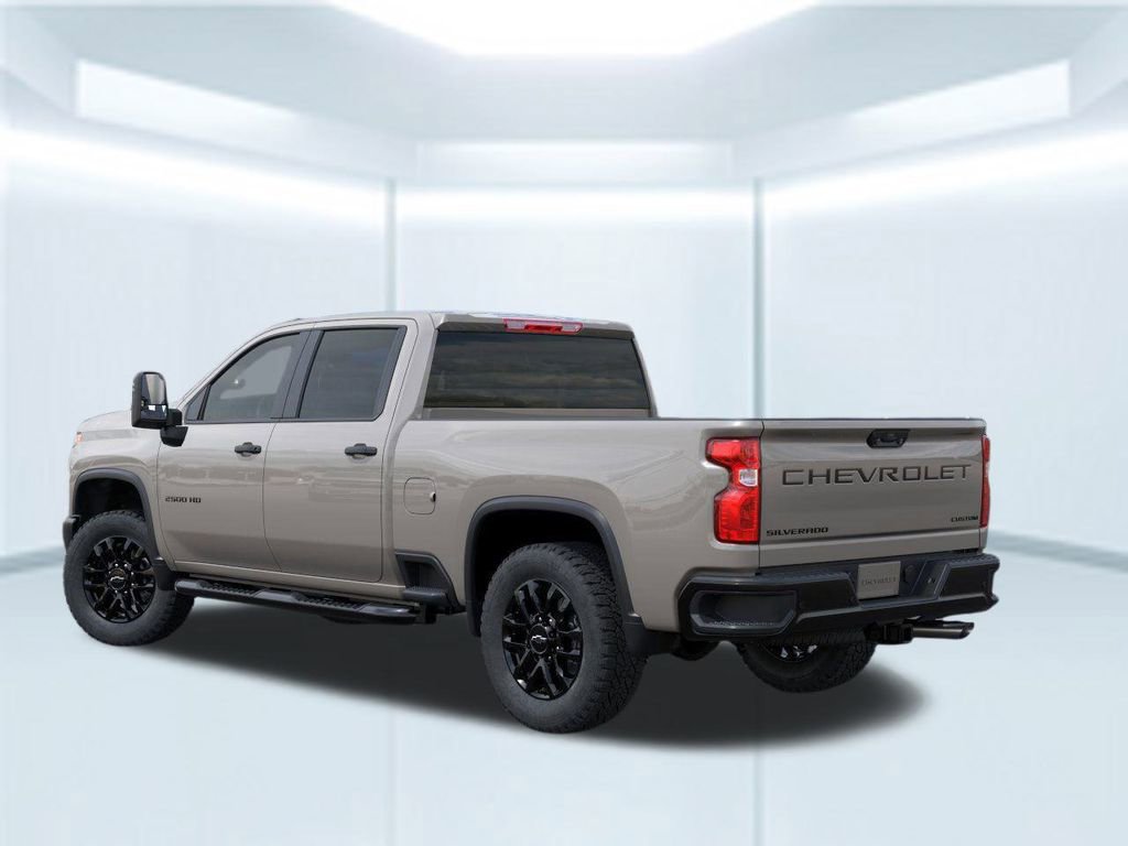 2026 Chevrolet Silverado 2500HD Custom photo 3