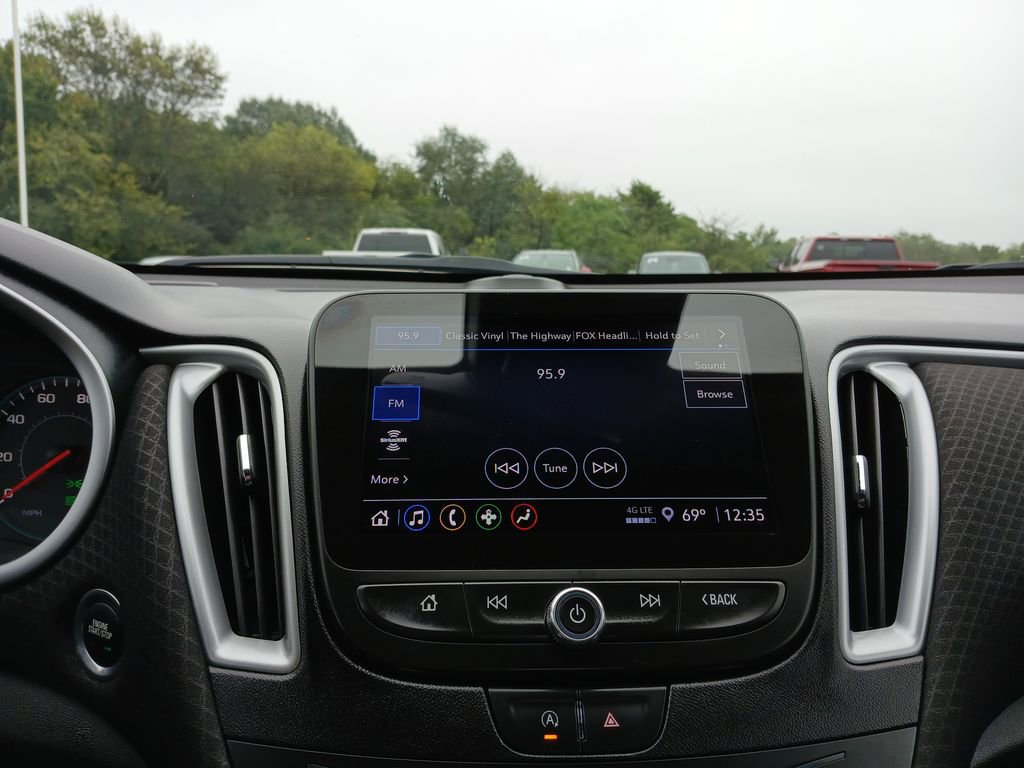 2024 Chevrolet Malibu 1LT photo 13