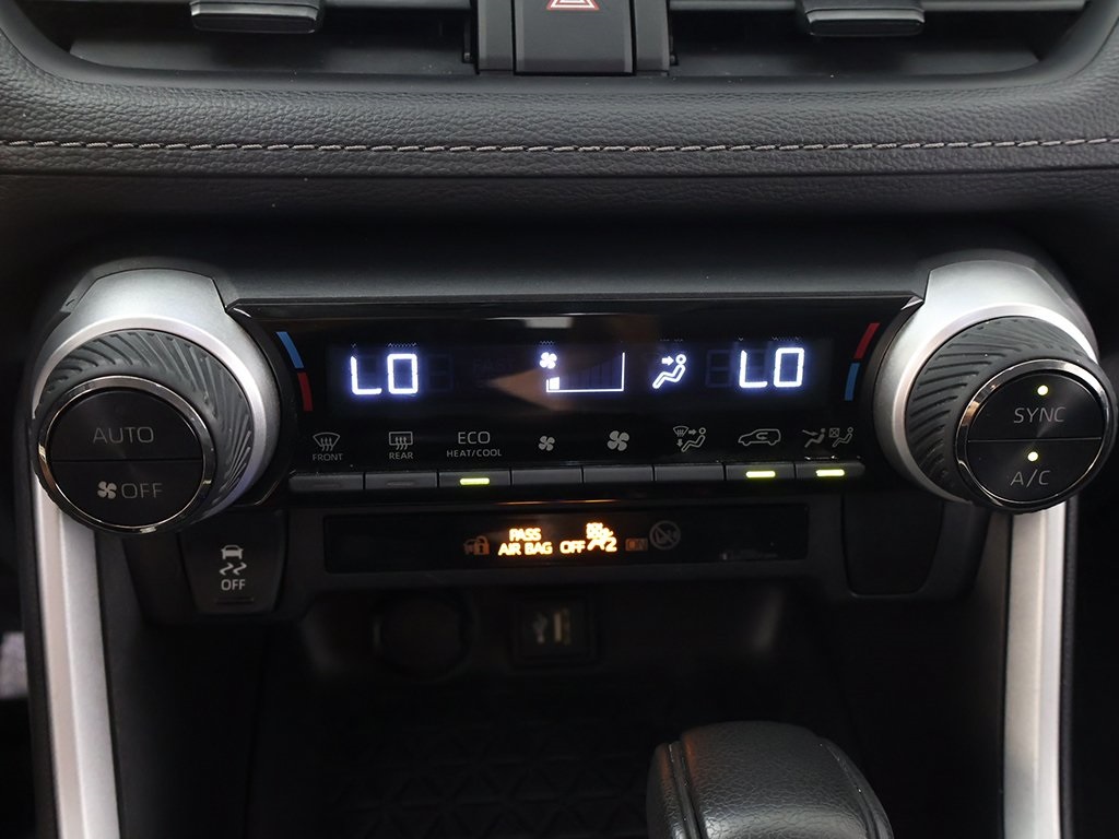 2024 Toyota RAV4 Hybrid LE photo 37
