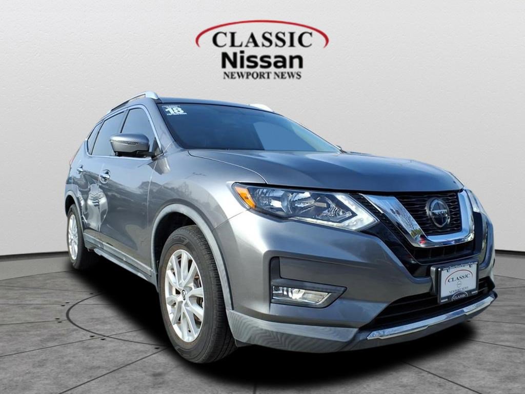2018 Nissan Rogue SV's photo
