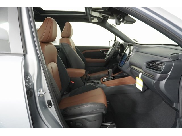 2025 Subaru Forester Touring photo 25