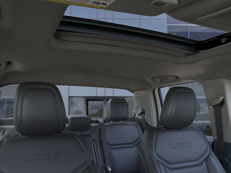 2025 Ford Maverick photo 9