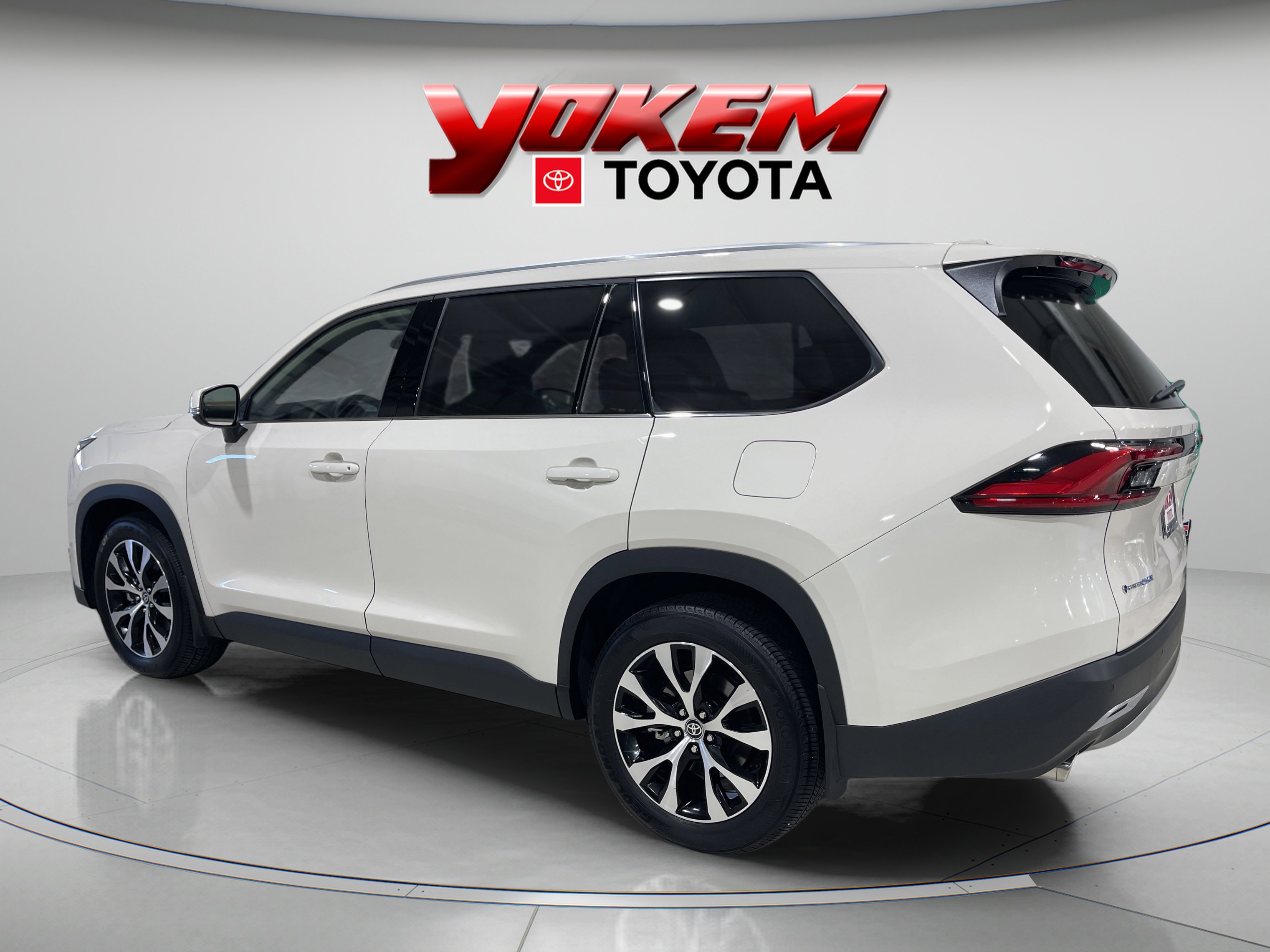 2024 Toyota Grand Highlander Hybrid MAX photo 3