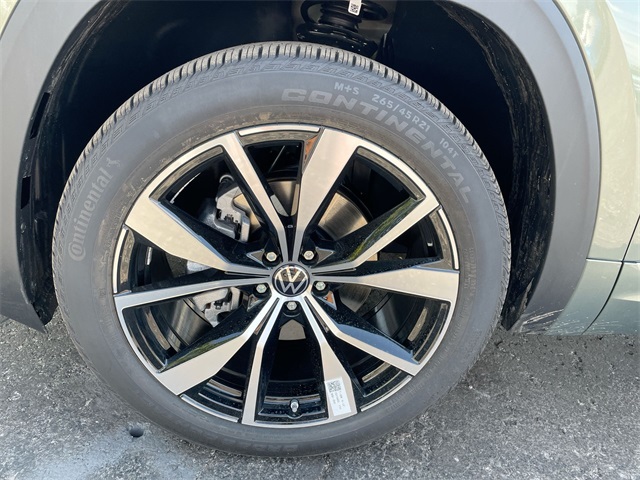 2026 Volkswagen Atlas Cross Sport SEL SE Premium R-Line photo 31