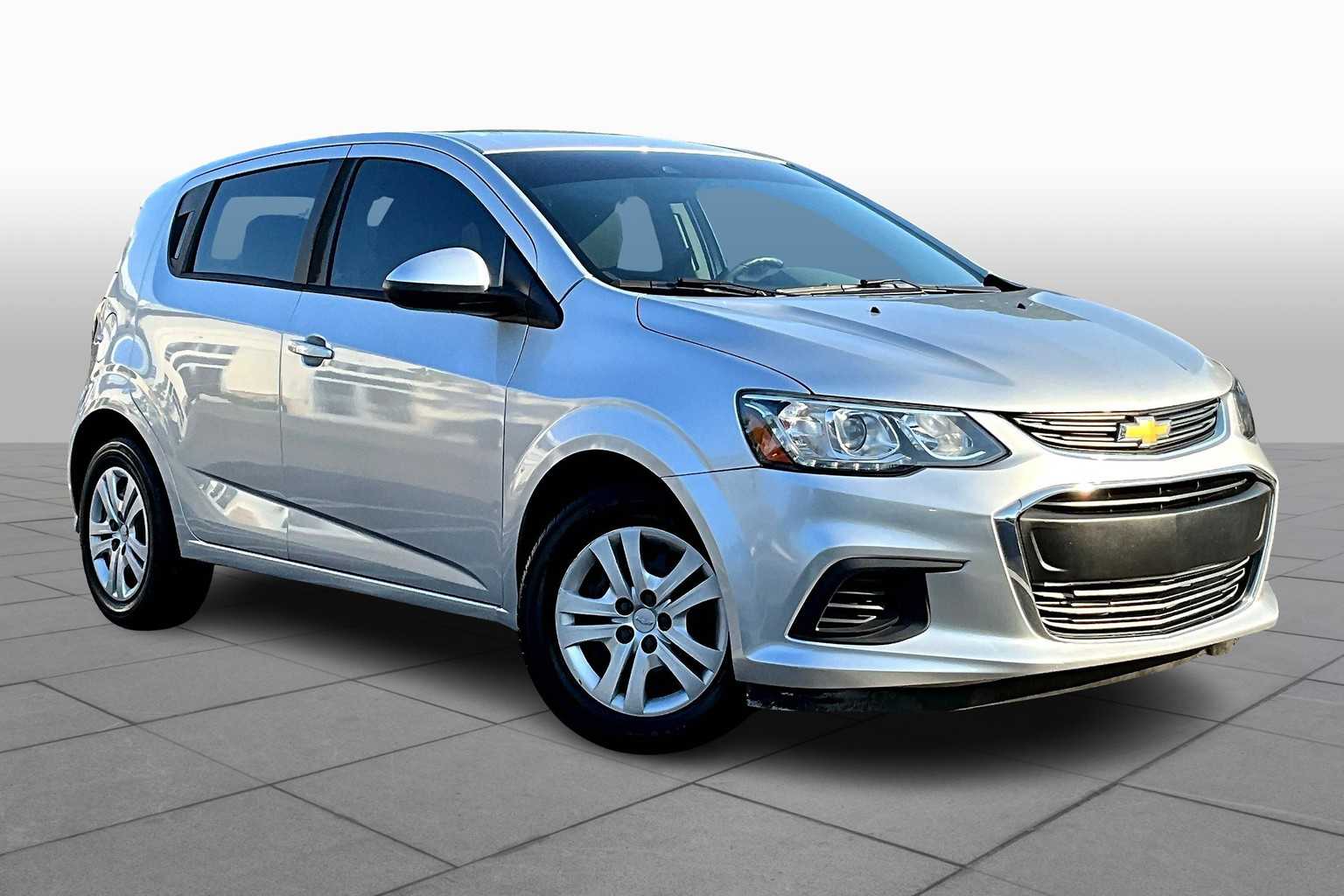 2020 Chevrolet Sonic LT photo 2
