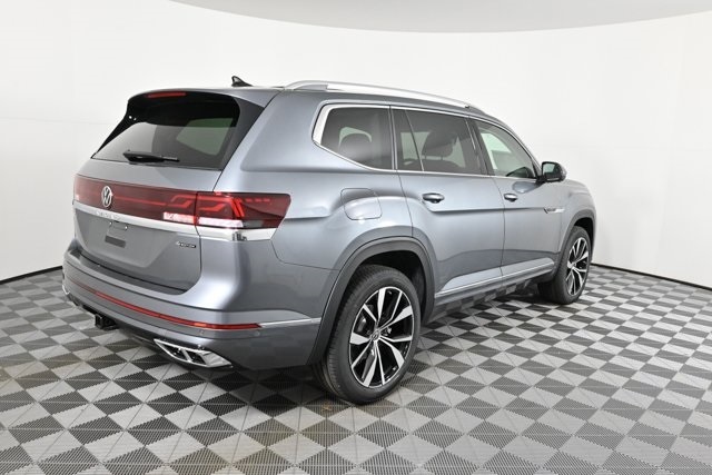 2025 Volkswagen Atlas SEL Premium R-Line photo 4