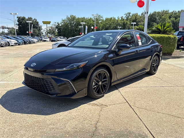 2025 Toyota Camry SE photo 7