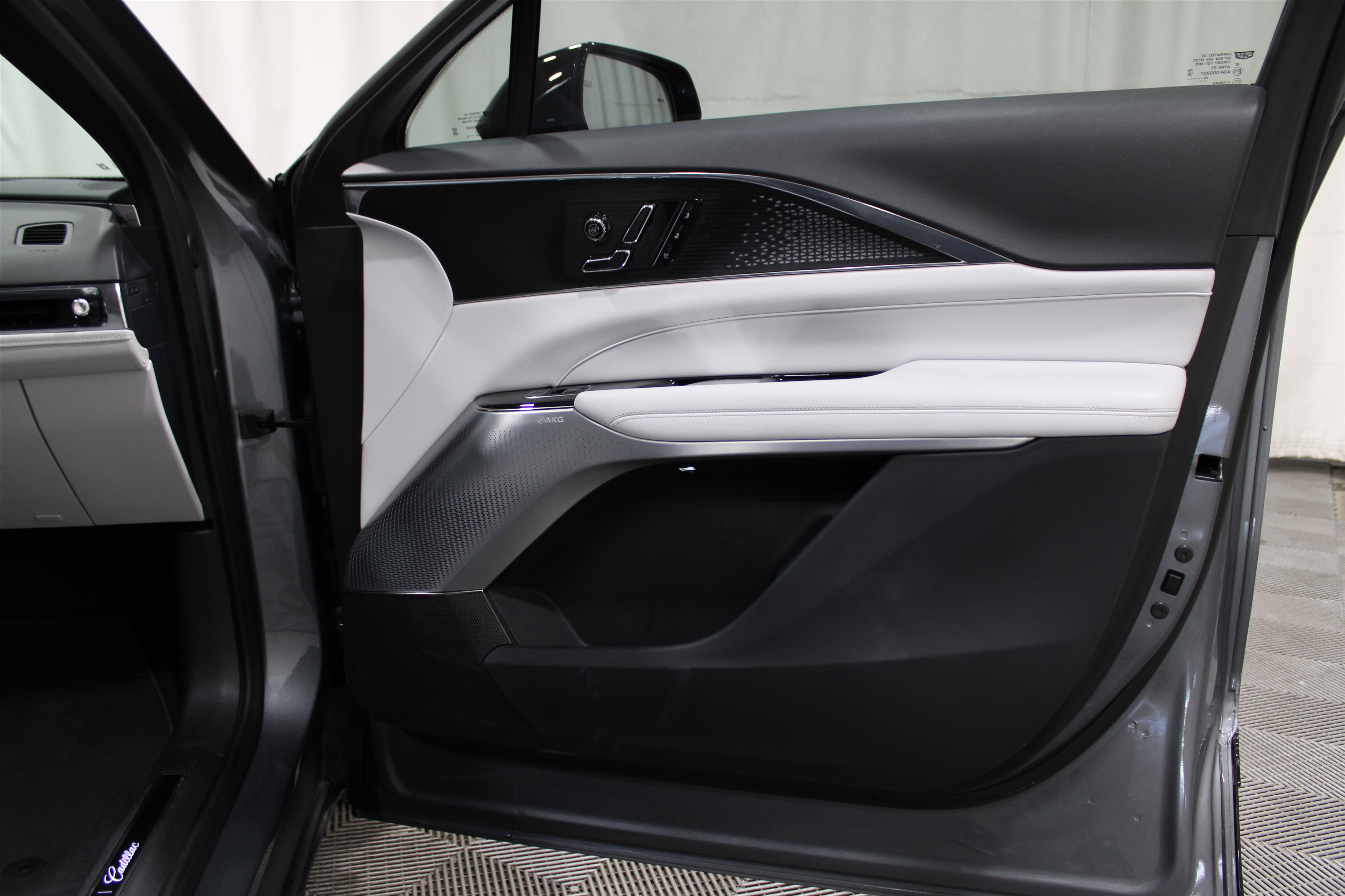 2023 Cadillac Lyriq Luxury photo 21