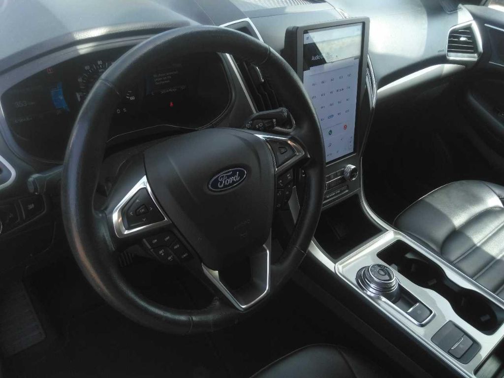 2023 Ford Edge SEL photo 7